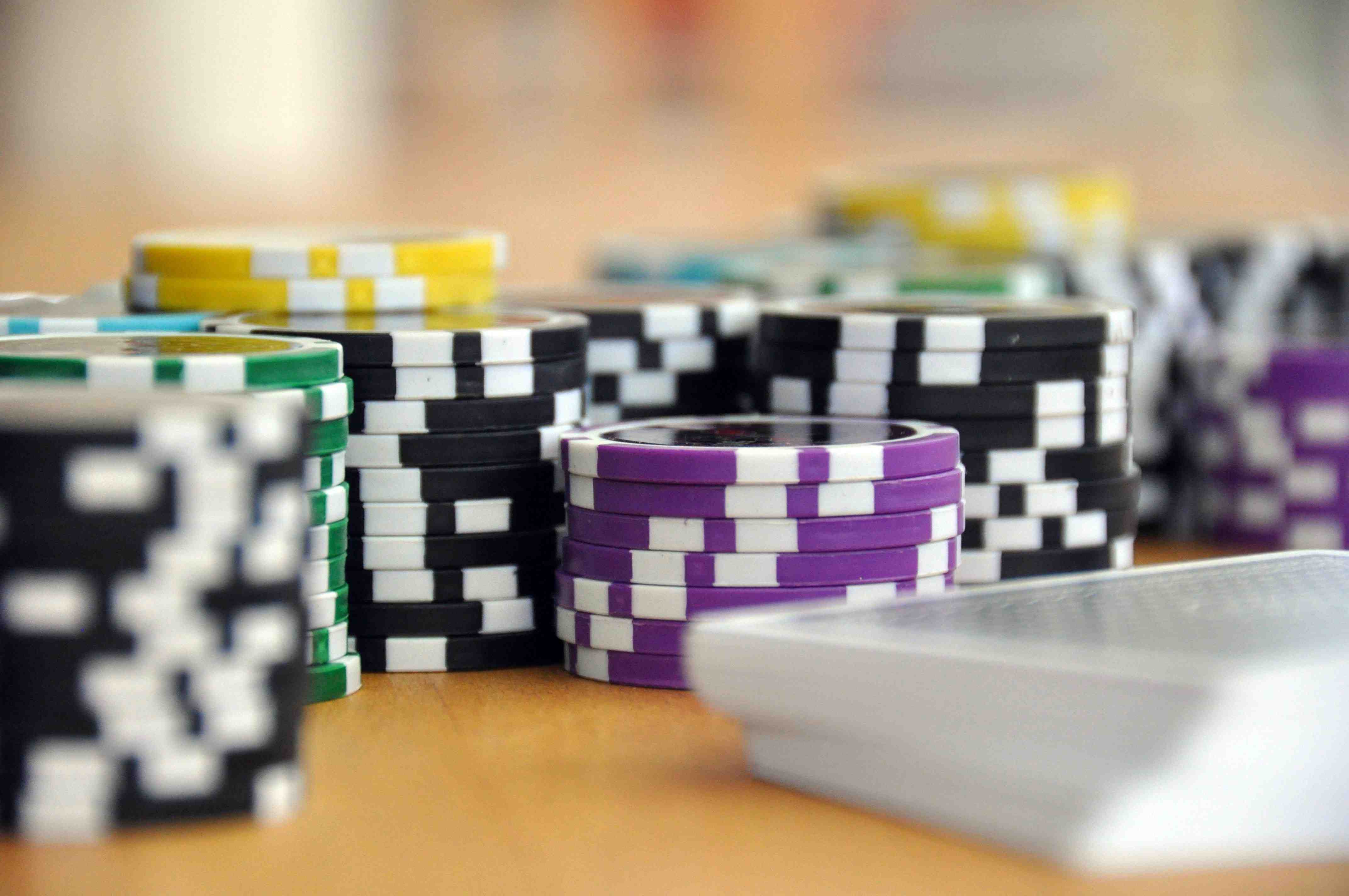 Giao diện casino trực tuyến baccarat và roulette trên điện thoại tại Việt Nam